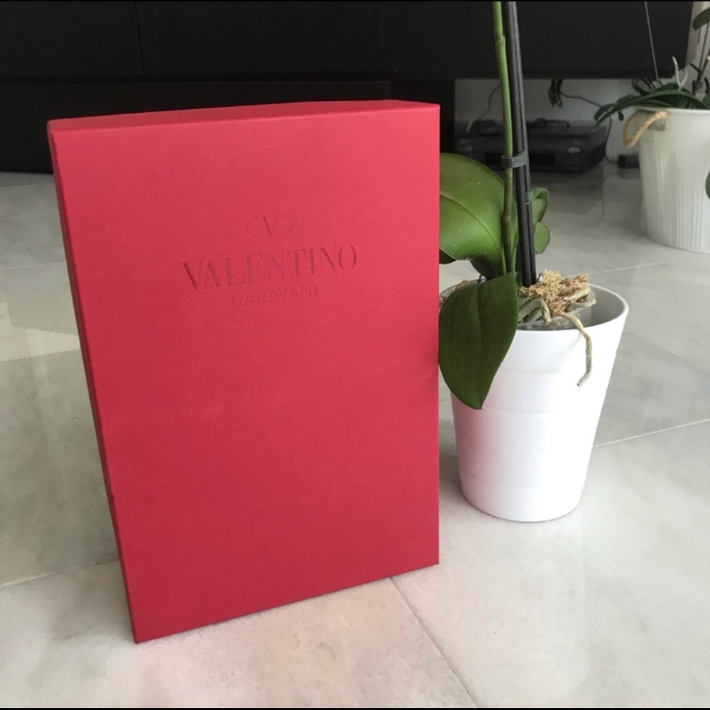 AUTH VALENTINO GARAVANI RED SHOE BOX - Picture 2 of 8